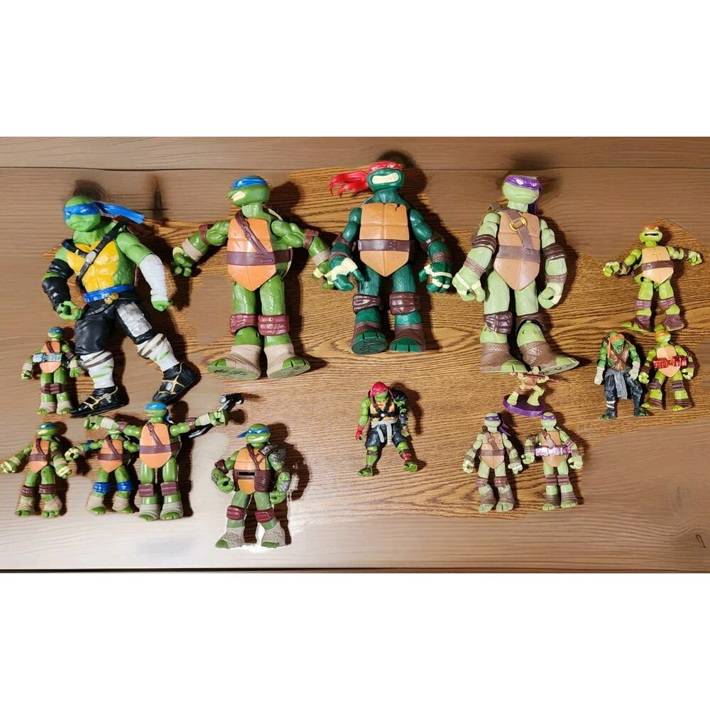 Lot Of TEENAGE MUTANT NINJA TURTLES TMNT 16 Total -Leo Donnie Mikey Raph